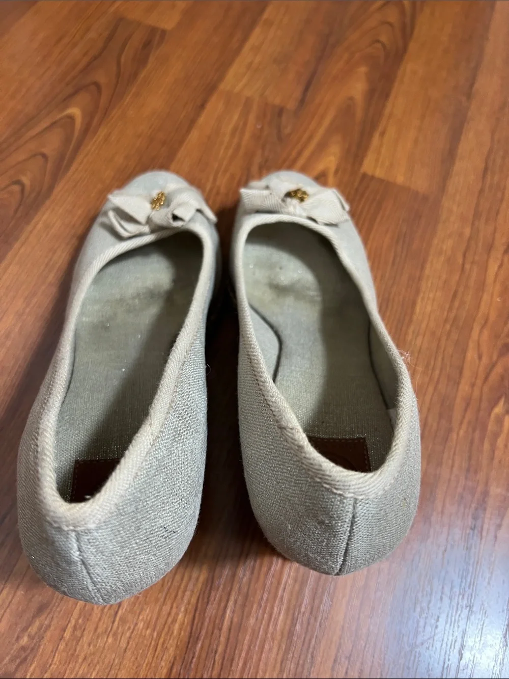 Tory Burch Sz 10.5 M Jackie Wedges Metallic Shimmer Bow Accent Tan/Taupe